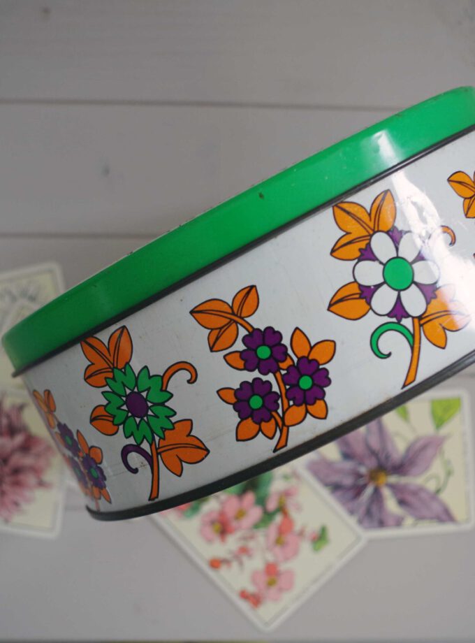 Floral Retro Tin