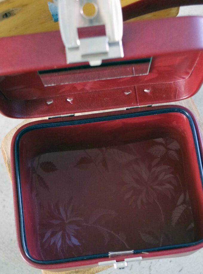 Vintage Bordeaux Beautycase