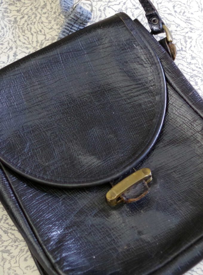 Chestnut Collection Black