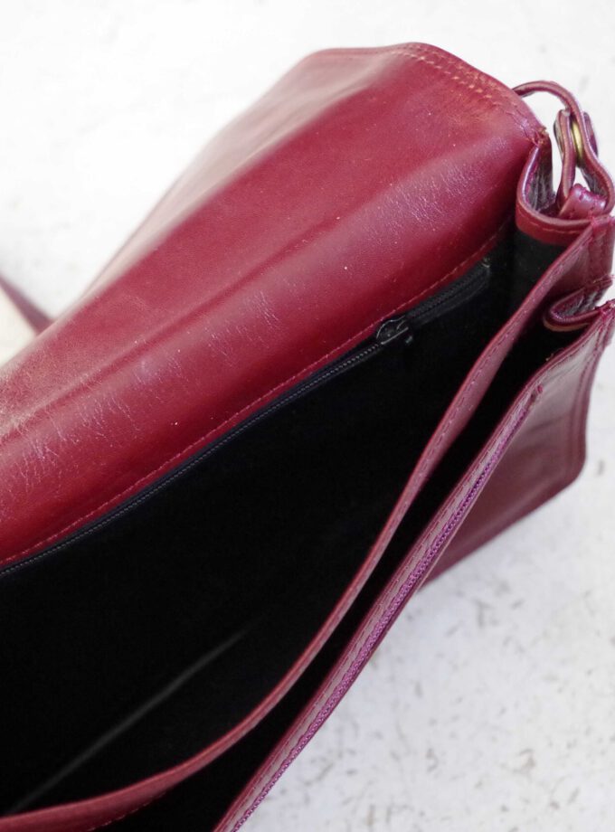 La Moda Purplish Red II