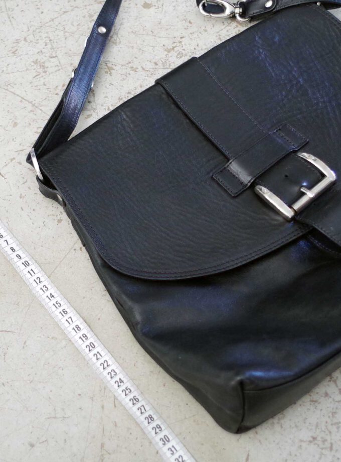 Big Black Leather Shoulderbag