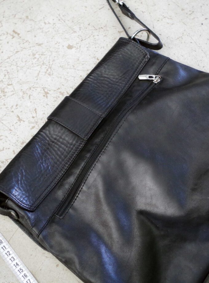 Big Black Leather Shoulderbag