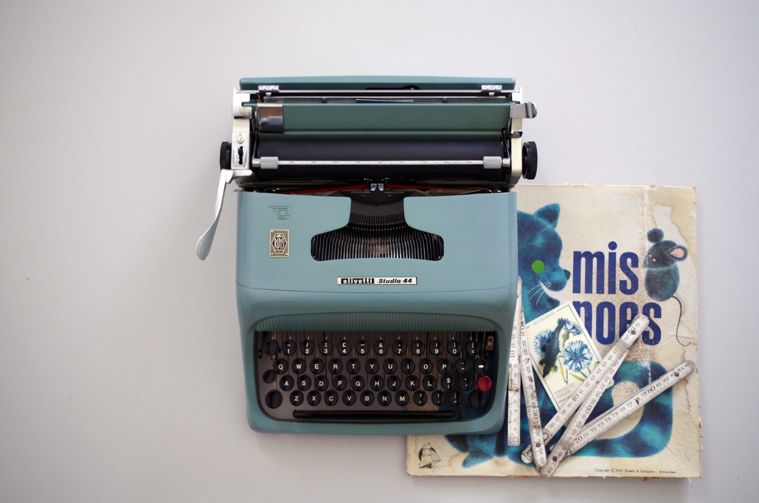 Vintage Olivetti Studio 44 Typewriter BlueGreen – Addictedtovintage.nl