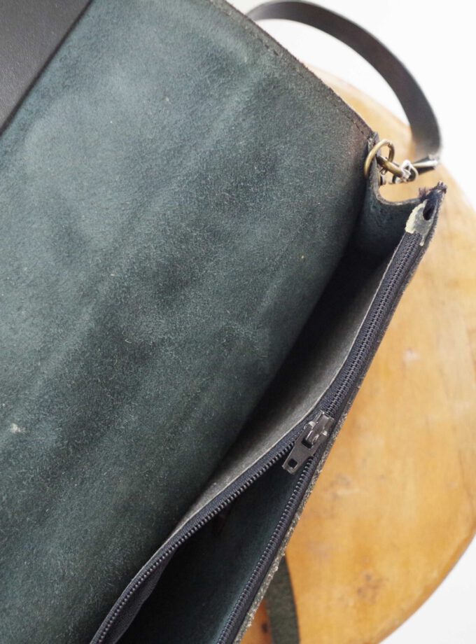 Black Plain Shoulderbag Envelop