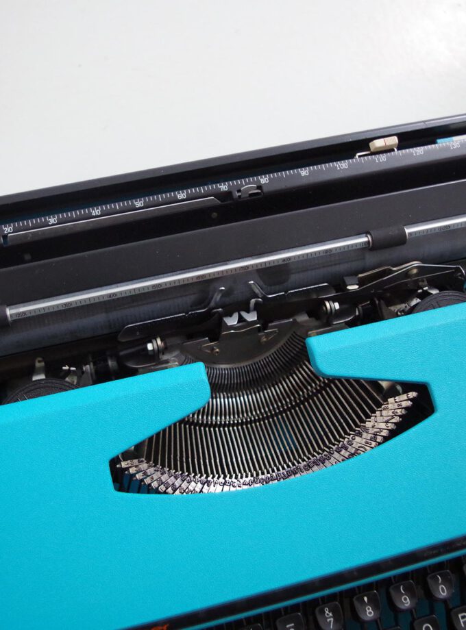 Vintage Typewriter Custom Made Brother  Deluxe 662TR Blue