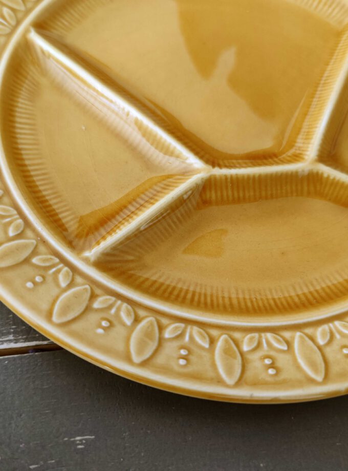 Vintage Gourmet Plate Leaves Yellow