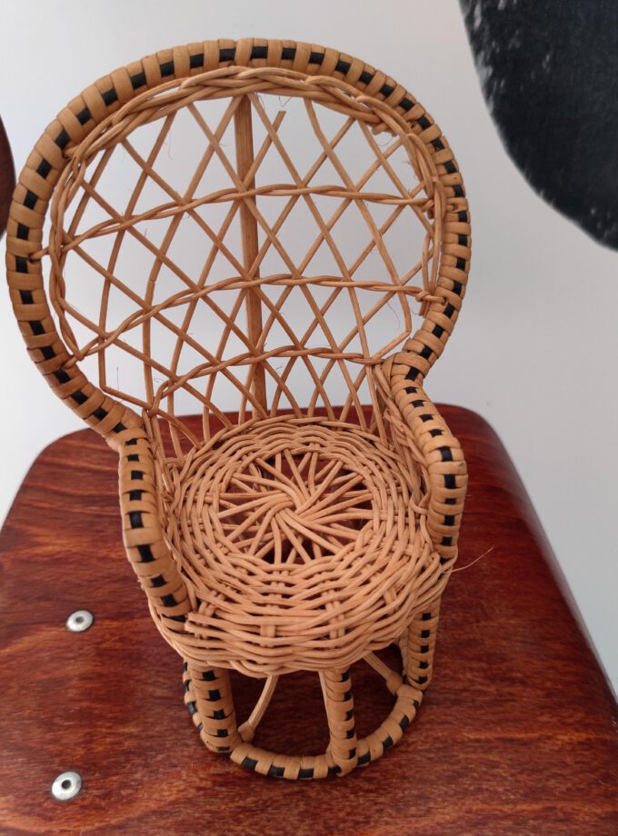 Peacock Chair Doll Small II
