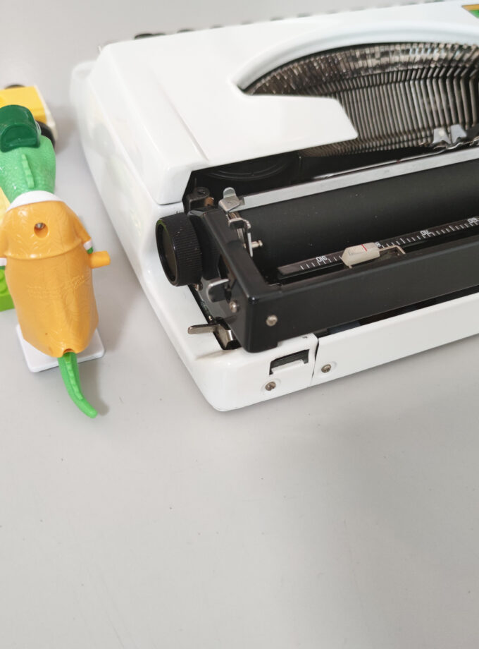 Brother 200 Typewriter White