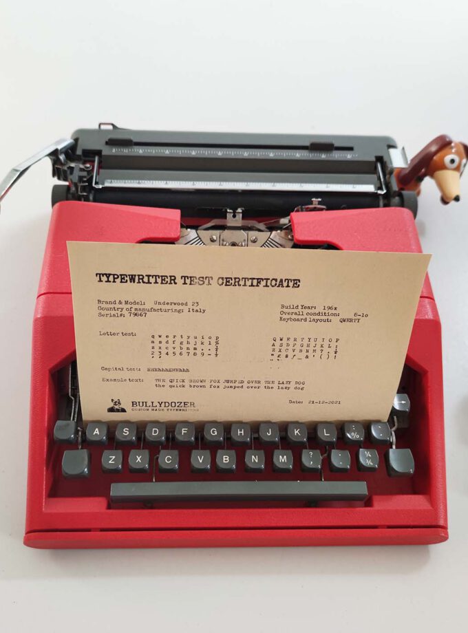 Vintage Underwood 23 Typewriter Red