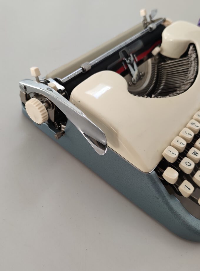 Vintage Voss Privat Typewriter
