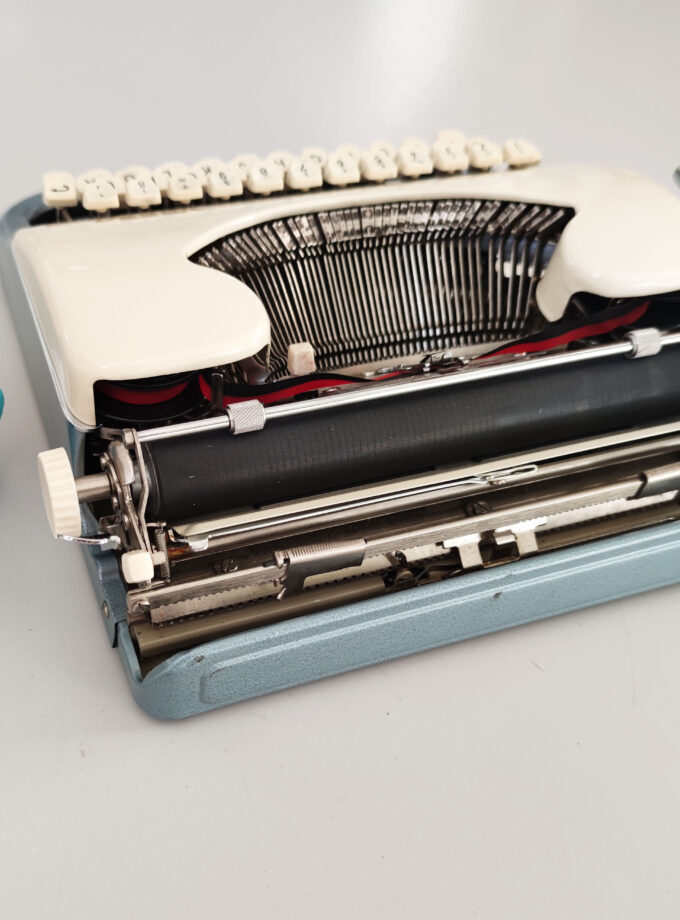 Vintage Voss Privat Typewriter