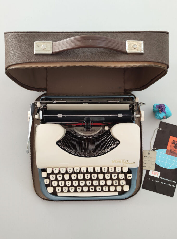 Vintage Voss Privat Typewriter