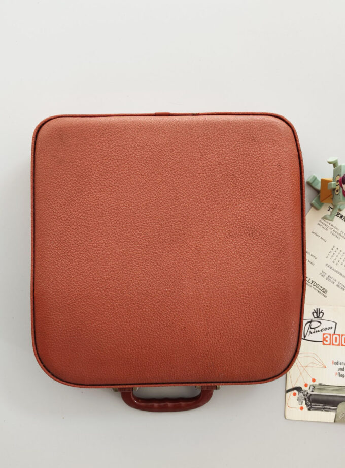 Vintage Princess 300 Typewriter Green / Offwhite