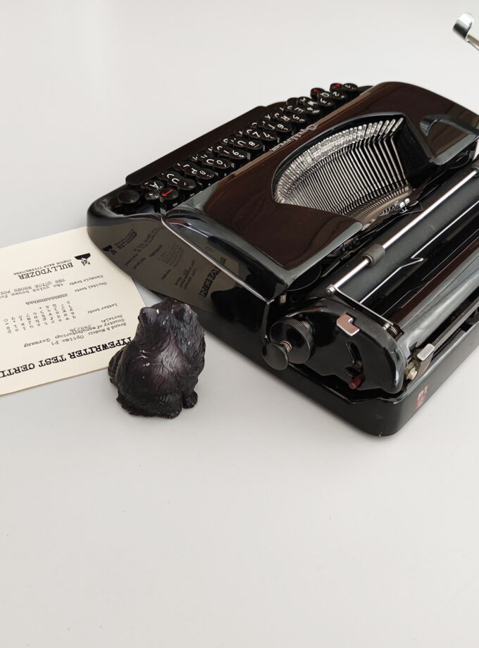 Vintage Old Black Optima P1 Typewriter