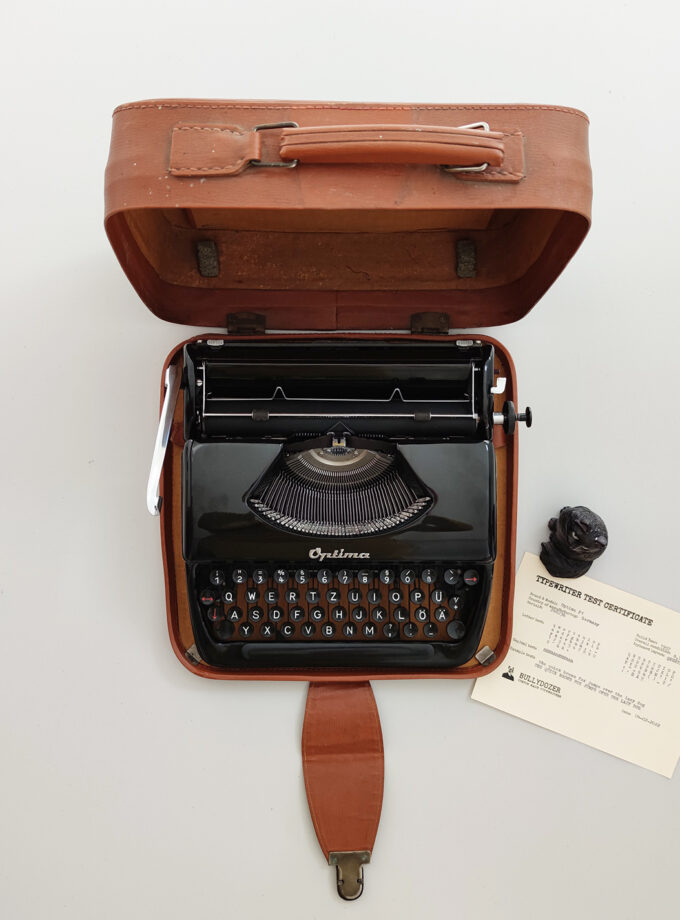 Vintage Old Black Optima P1 Typewriter