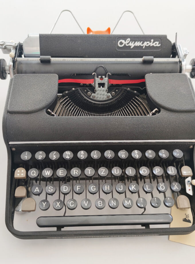 Olympia SM1 Old Black Vintage Typewriter