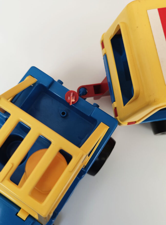 Vintage Jean Hoefler Set Truck And Caravan