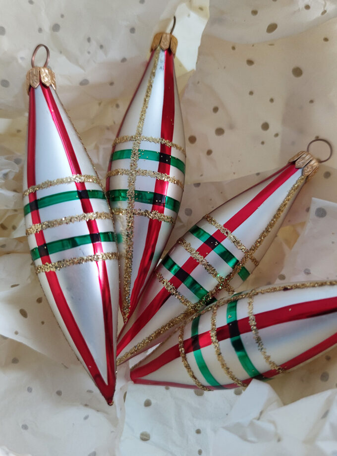 Vintage Ornaments Set Off White / Green / Red / Gold