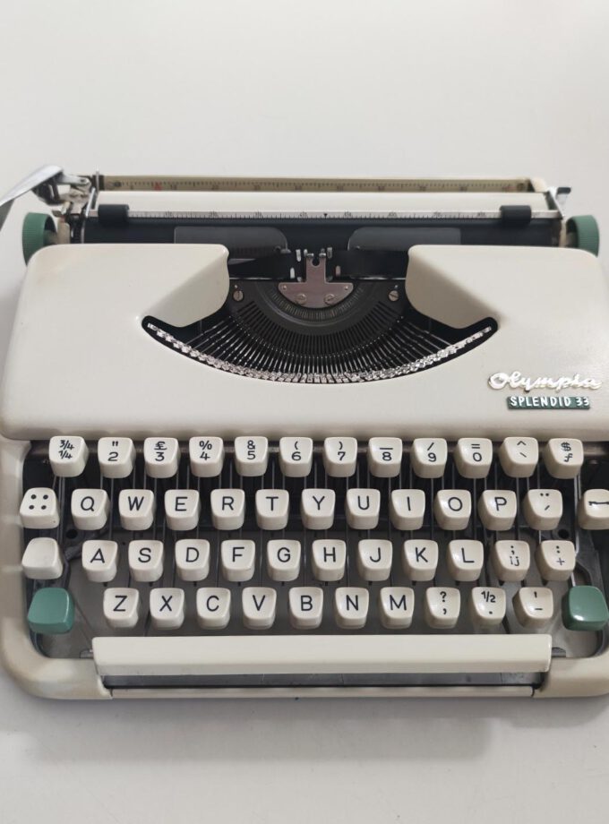 Vintage Typewriter Olympia Green White Splendid 33