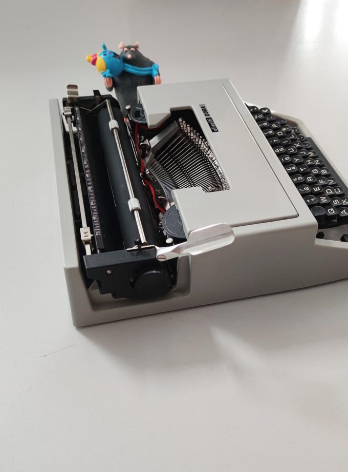Vintage Olivetti Dora Typewriter