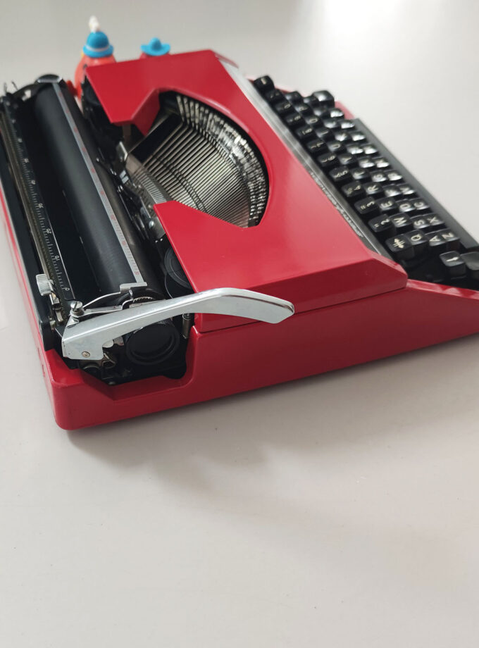 Vintage Red Remington Sperry Idool Typewriter