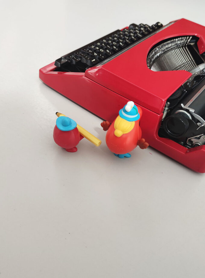 Vintage Red Remington Sperry Idool Typewriter