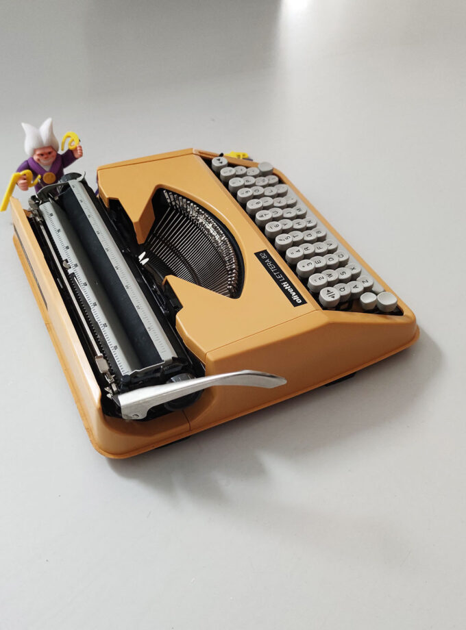 Vintage Olivetti Lettera 82 Old Ocher Typewriter