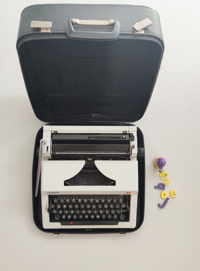 Vintage Olympia Typewriter Regina