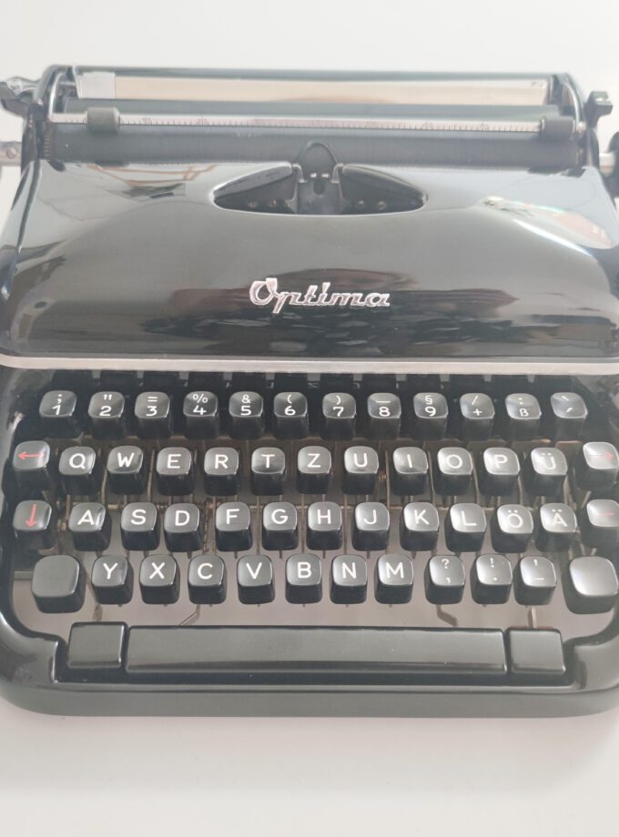 Vintage Old Black Optima Elite 3 Typewriter