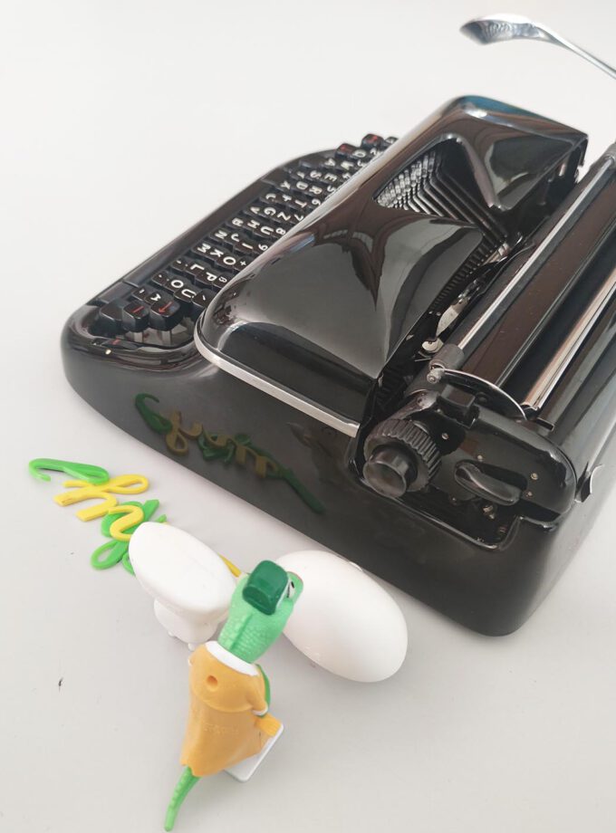 Vintage Old Black Optima Elite 3 Typewriter