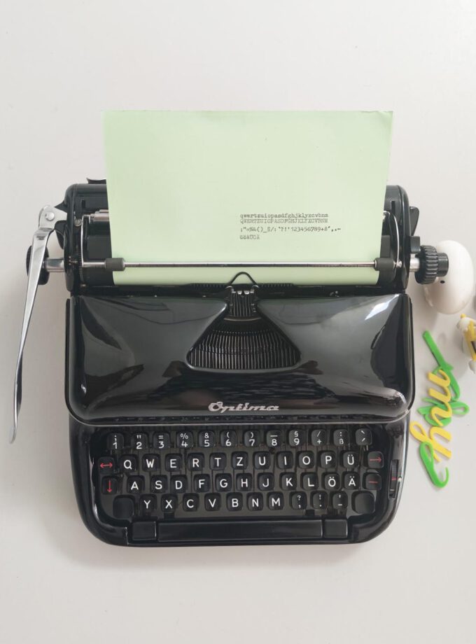 Vintage Old Black Optima Elite 3 Typewriter