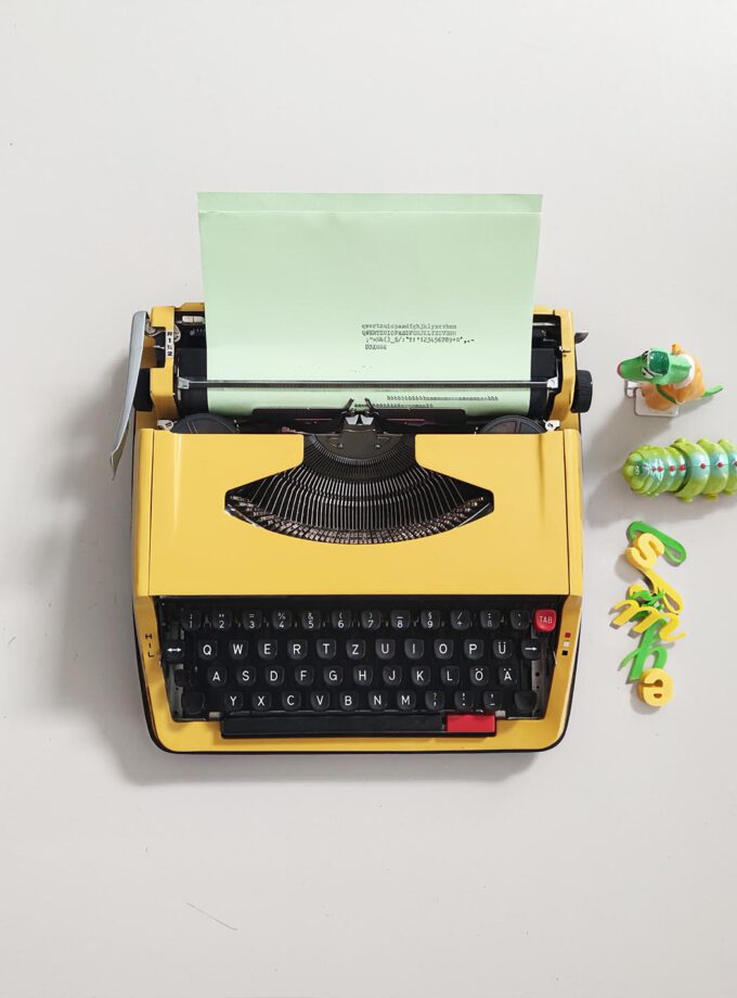 Vintage Brother Deluxe 850 TR Typewriter Mustard Yellow