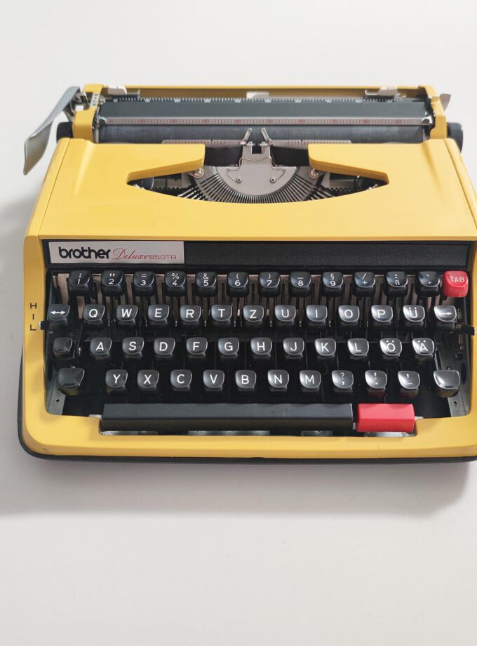 Vintage Brother Deluxe 850 TR Typewriter Mustard Yellow