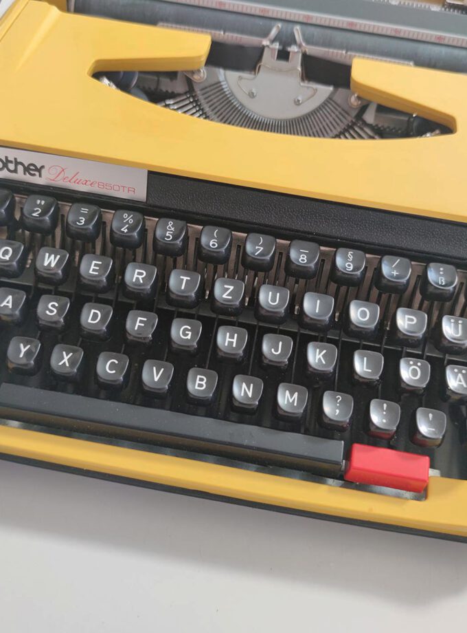 Vintage Brother Deluxe 850 TR Typewriter Mustard Yellow