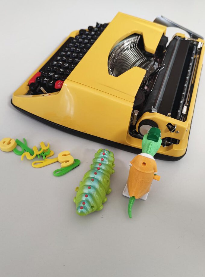 Vintage Brother Deluxe 850 TR Typewriter Mustard Yellow