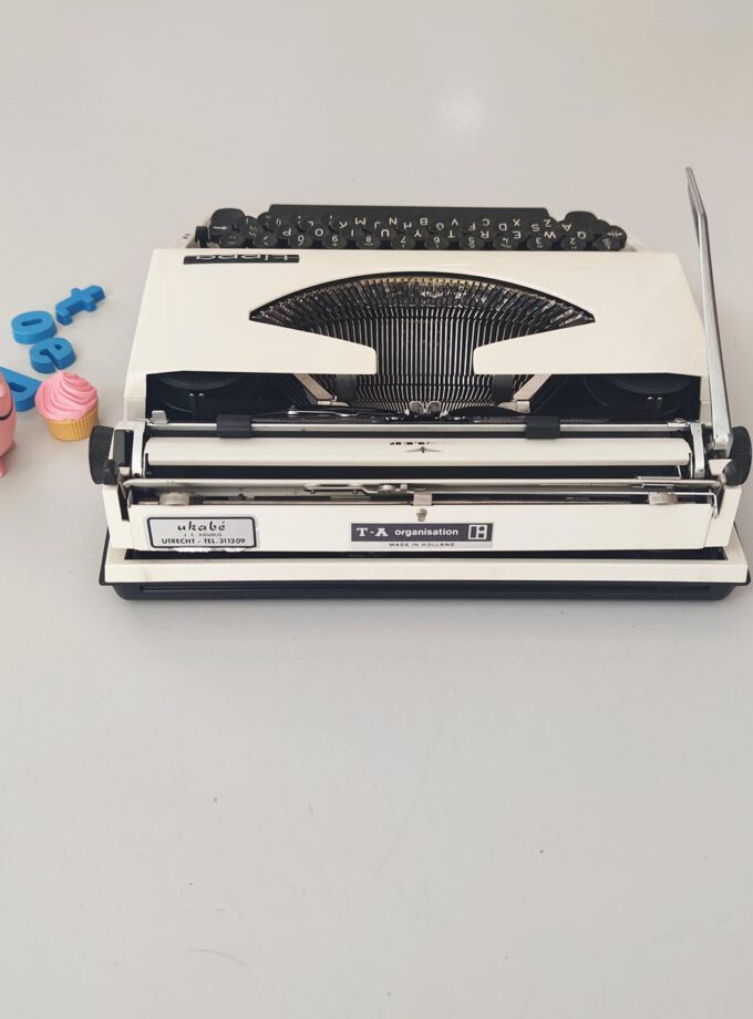 Vintage Tippa Adler Typewriter Off White Cubic