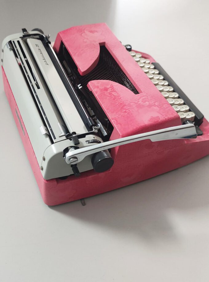 Vintage Typewriter Custom Made Triumph Gabriele 25 PINK Rose Hip