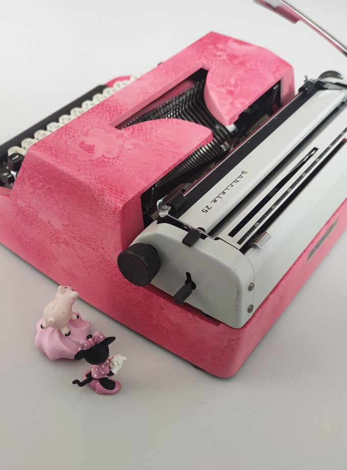 Vintage Typewriter Custom Made Triumph Gabriele 25 PINK Rose Hip