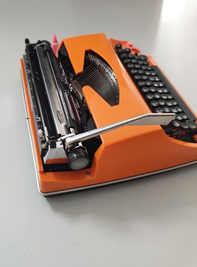 Vintage Triumph Contessa de luxe Orange Typewriter