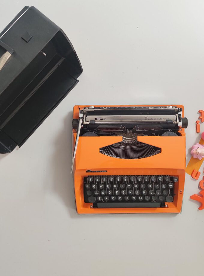 Vintage Triumph Contessa de luxe Orange Typewriter