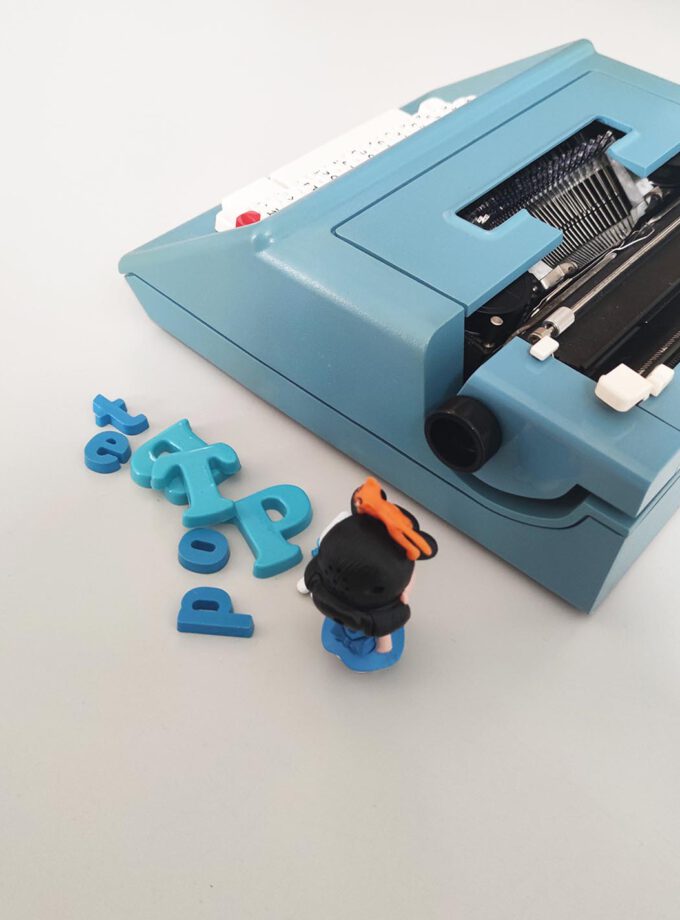 Vintage Olivetti Studio 46 Blue