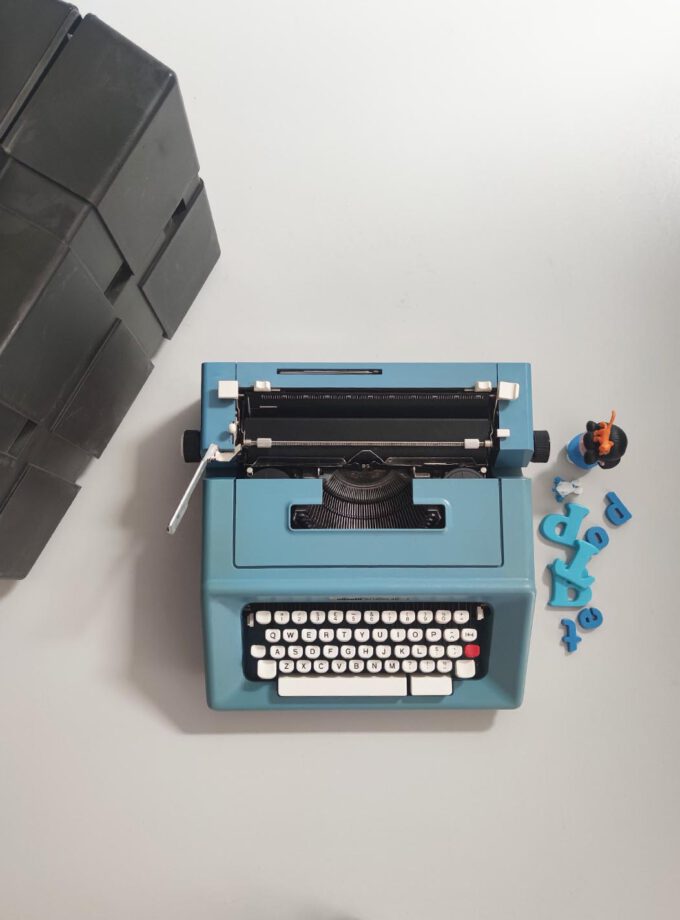 Vintage Olivetti Studio 46 Blue