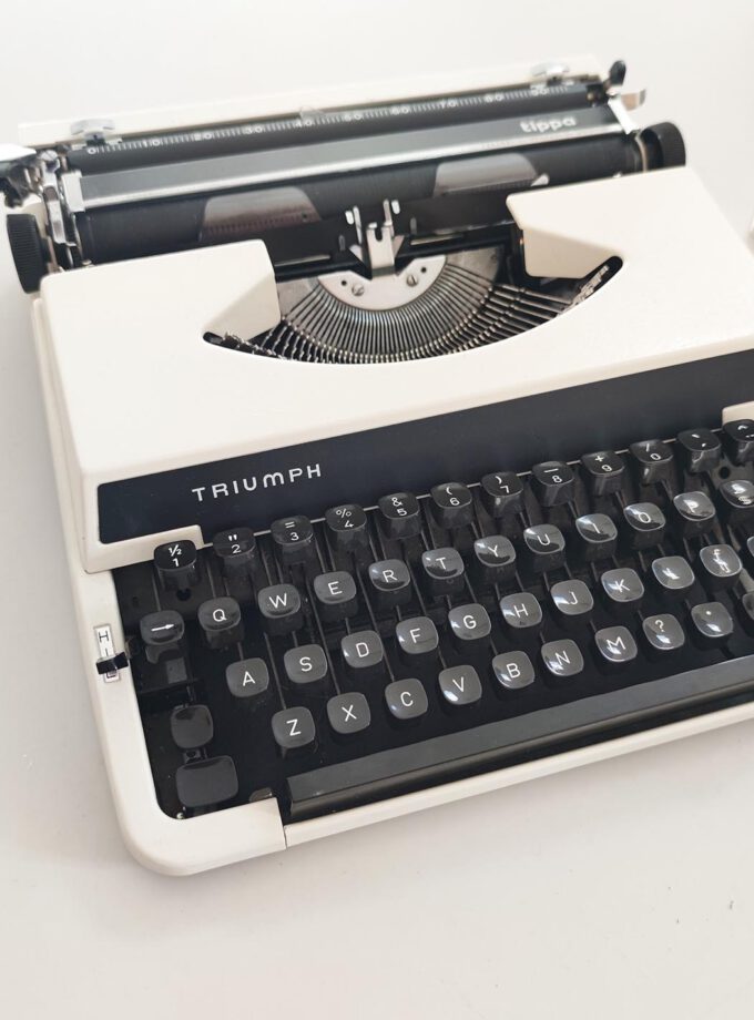 Vintage Tippa Triumph Typewriter Off White Pica