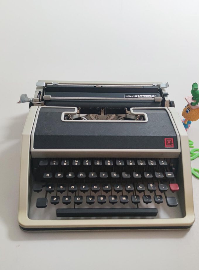 Olivetti Lettera DL Typewriter Black Silver