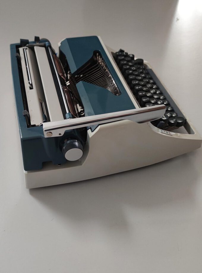 Vintage Vendex 1000 Typewriter