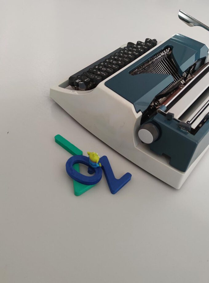 Vintage Vendex 1000 Typewriter