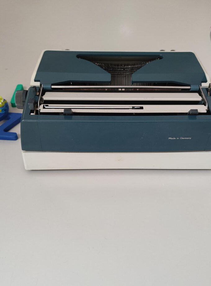 Vintage Vendex 1000 Typewriter