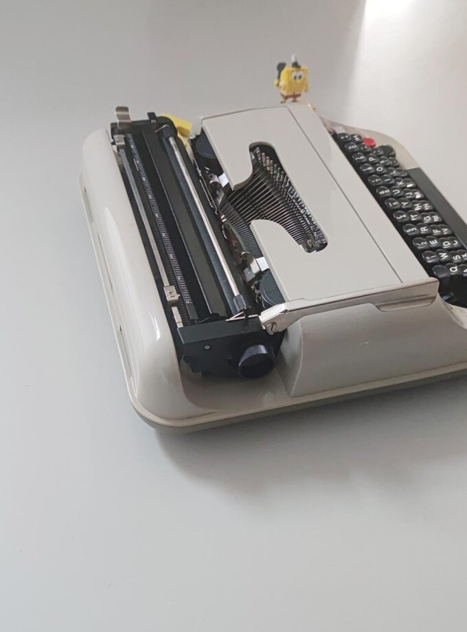 Vintage Typewriter Hema 44K (Olivetti)