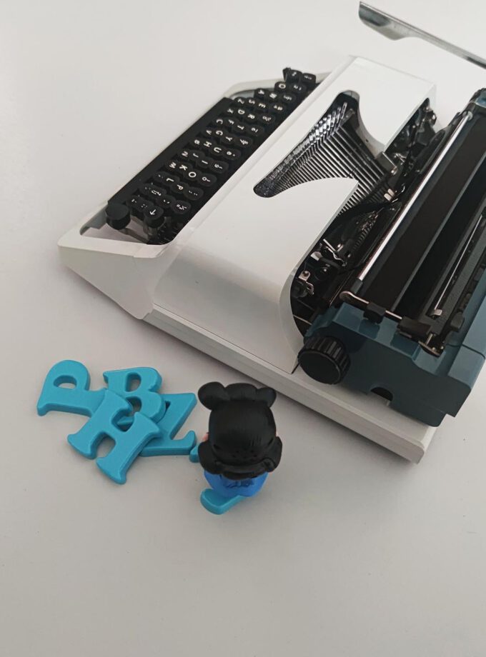 Vintage Erika Light Grey / Blue Typewriter