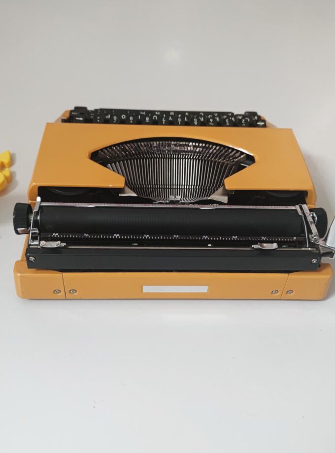 Vintage Orange Ocher Remington Sperry 10/50 Typewriter Cubic